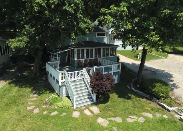Property at 2811 Alpine Ln, Delavan, WI 53115, 2 beds, 1.5 baths