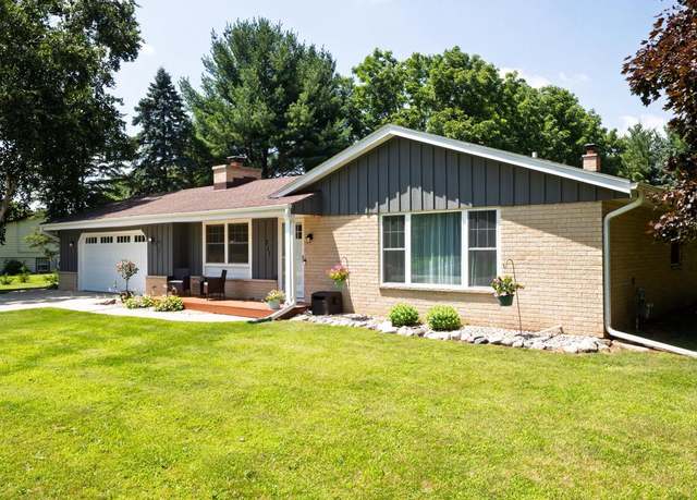Property at 211 Corby Dr, North Prairie, WI 53153, 3 beds, 3 baths