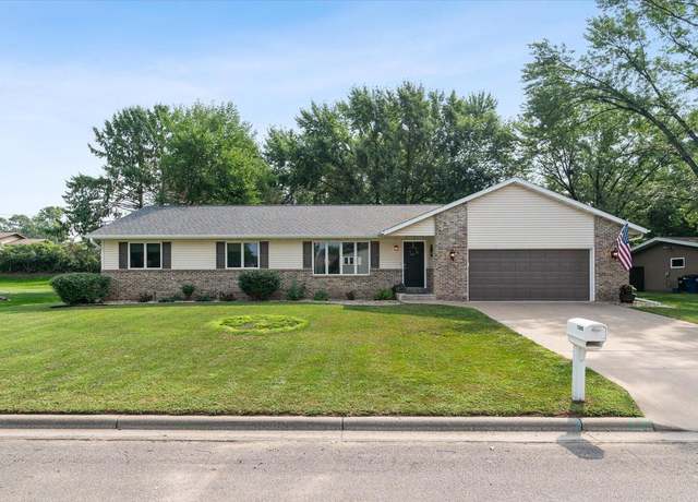 Property at 1308 Johnson St, Onalaska, WI 54650, 3 beds, 2 baths