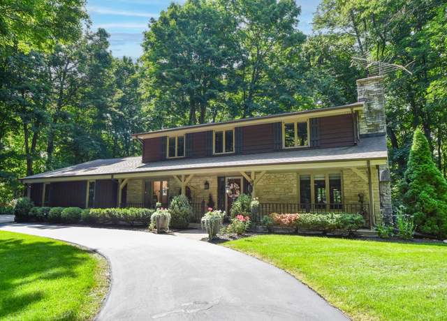 Property at S54W23673 Maple Hill Ct, Waukesha, WI 53189, 4 beds, 2.5 baths