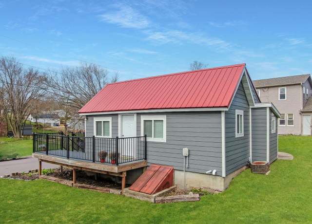 Property at 310 Madison St, Hillsboro, WI 54634, 1 bed, 1 bath