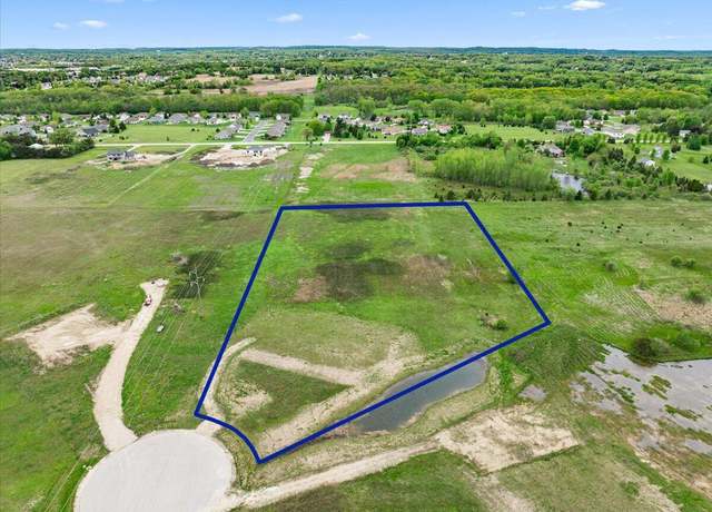 Property at 2016 Davids View Ln, West Bend, WI 53090