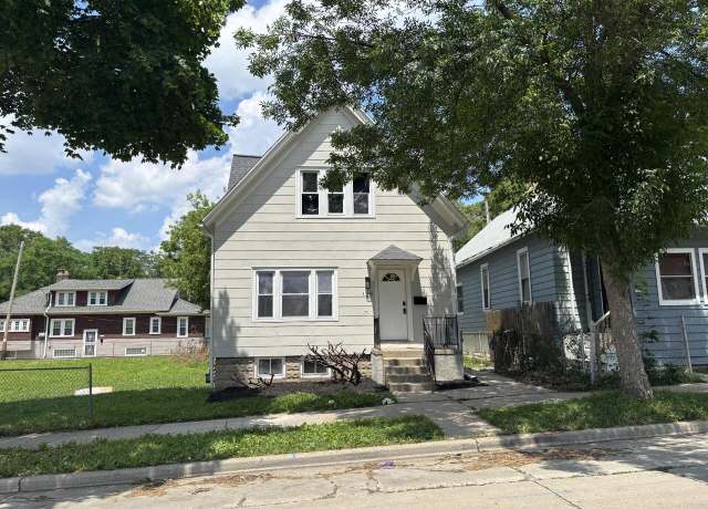 Property at 128 W Hadley St, Milwaukee, WI 53212, 4 beds, 2 baths