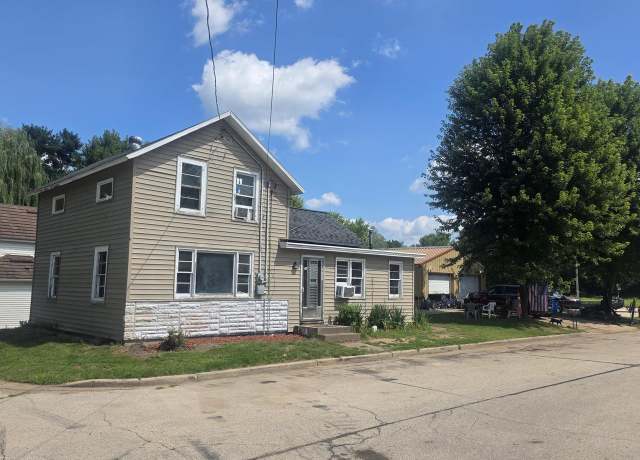 Property at 204 2nd St, Black River Falls, WI 54615, 3 beds, 1 bath