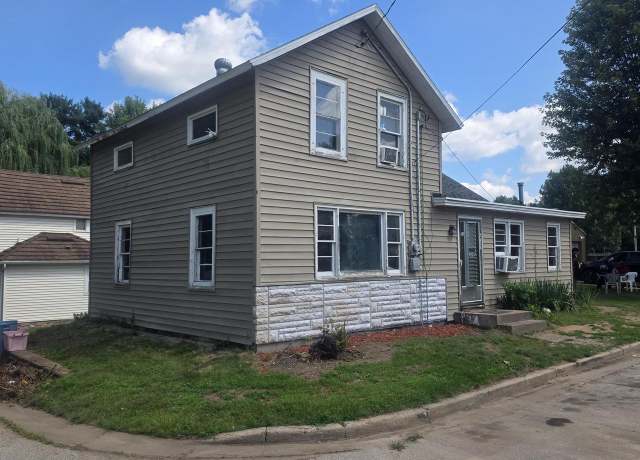 Property at 204 2nd St, Black River Falls, WI 54615, 3 beds, 1 bath