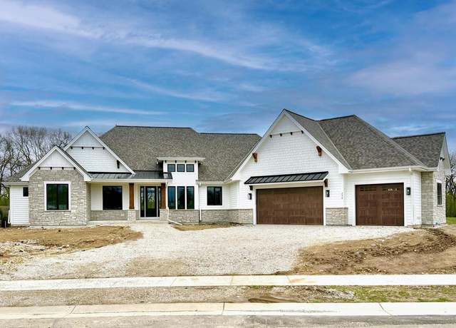 Property at 298 River Oaks Cir, Delafield, WI 53018, 4 beds, 3.5 baths