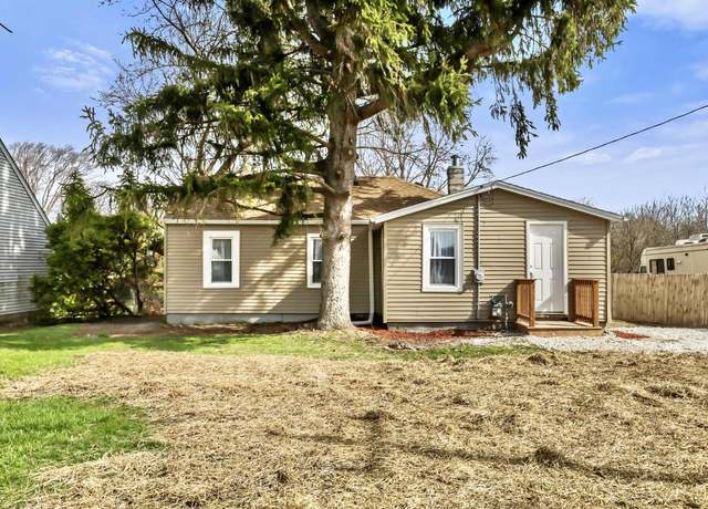 Property at 3608 27th St, Kenosha, WI 53144, 2 beds, 1 bath