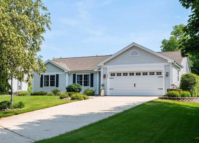 Property at 779 Holly Patch Ct, Pewaukee, WI 53072, 3 beds, 2 baths