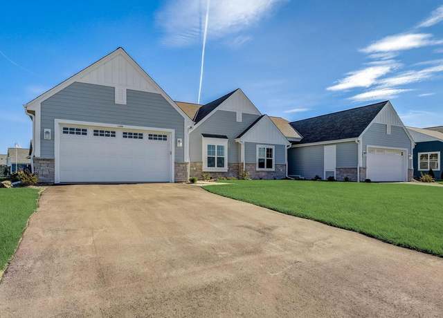 Property at 1376 Prairie Creek Cir #18, Oconomowoc, WI 53066, 3 beds, 2 baths
