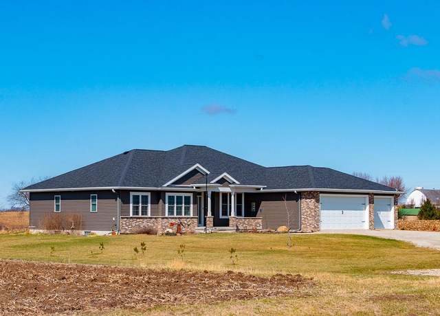 Property at N9429 Horseshoe Rd, Watertown, WI 53094, 3 beds, 2.5 baths