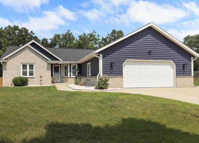 Property at 7742 W Lake Pointe Dr, Franklin, WI 53132, 4 beds, 3 baths