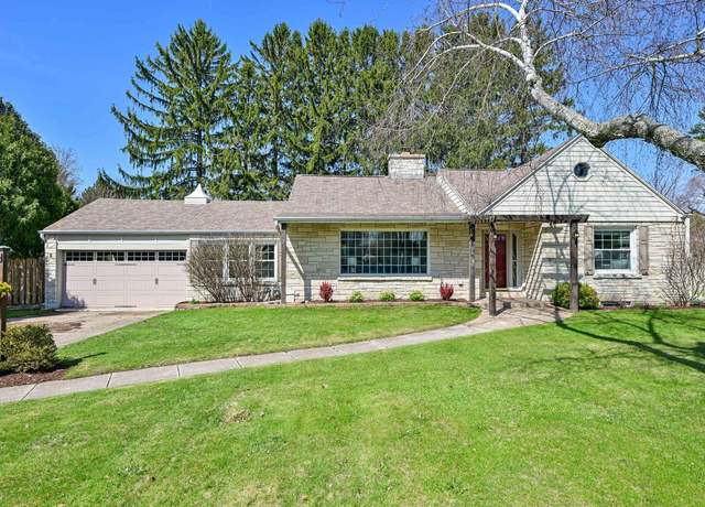 Property at 830 W Apple Tree Rd, Glendale, WI 53217, 3 beds, 2 baths