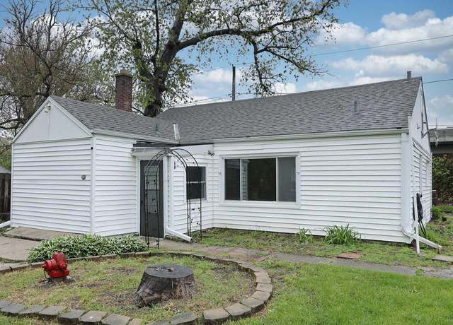 Property at 5970 S 28th St, Greenfield, WI 53221, 2 beds, 1 bath