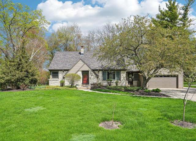 Property at 2040 San Fernando Dr, Elm Grove, WI 53122, 4 beds, 2.5 baths