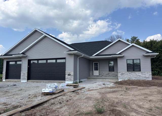 Property at 7232 Ridgeway Ln, Manitowoc, WI 54220, 4 beds, 3 baths