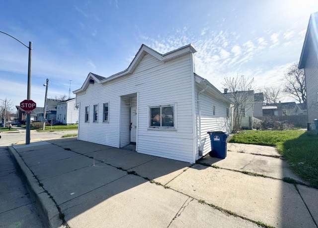 Property at 1201 Center St, Racine, WI 53403, 2 beds, 1.5 baths