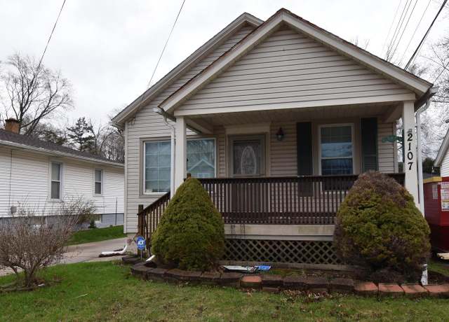 Property at 2107 Rupert Blvd, Racine, WI 53405, 2 beds, 1.5 baths
