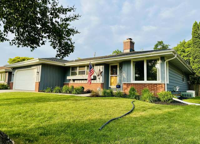 Property at 8055 50th Ave, Kenosha, WI 53142, 3 beds, 1.5 baths