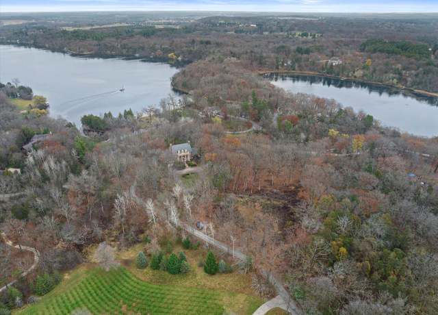 Property at 6644 N Shawmoors Dr, Hartland, WI 53029