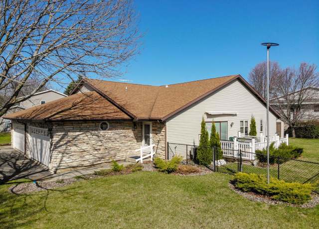Property at 410 E 3rd Ave, Elkhorn, WI 53121, 2 beds, 2 baths