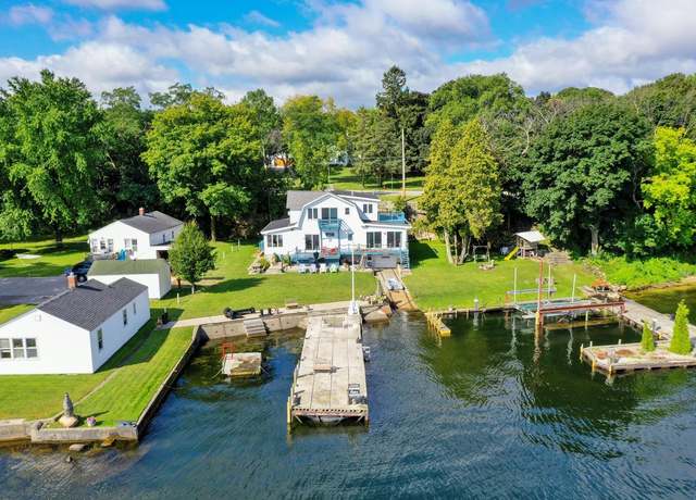 Property at 440 N Hudson Ave, Sturgeon Bay, WI 54235, 5 beds, 3 baths