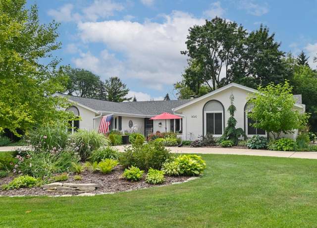 Property at 14545 Ridgemoor Dr, Elm Grove, WI 53122, 4 beds, 3 baths