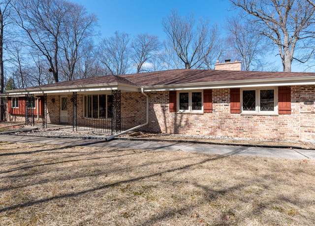Property at 910 W Decorah Rd, West Bend, WI 53095, 4 beds, 3 baths