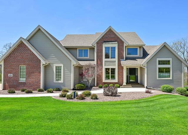 Property at 4925 S Rolling Meadow Dr, New Berlin, WI 53146, 4 beds, 2.5 baths