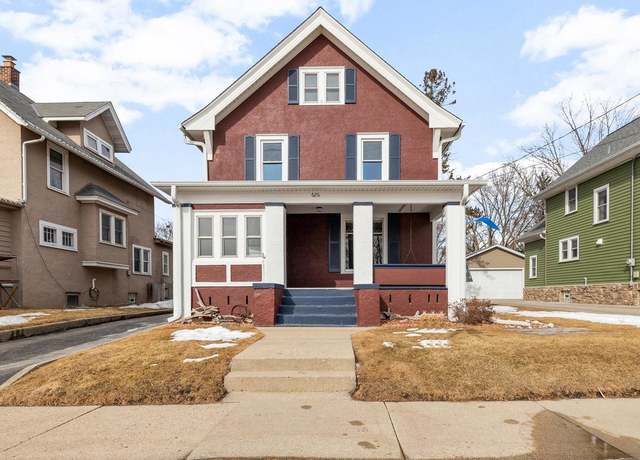 Property at 626 W College Ave, Waukesha, WI 53186, 3 beds, 1.5 baths