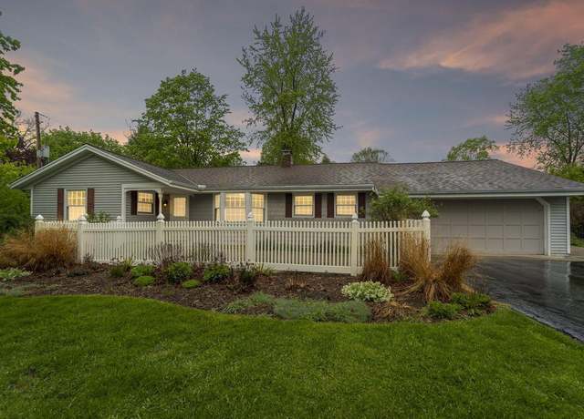 Property at 4518 W Laverna Ave, Mequon, WI 53092, 2 beds, 1.5 baths