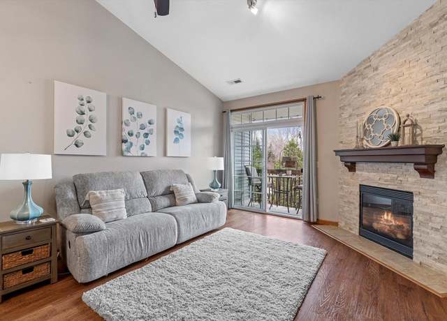 Property at 752 Bridlewood Dr Unit 2202 D, Hartford, WI 53027, 3 beds, 2 baths