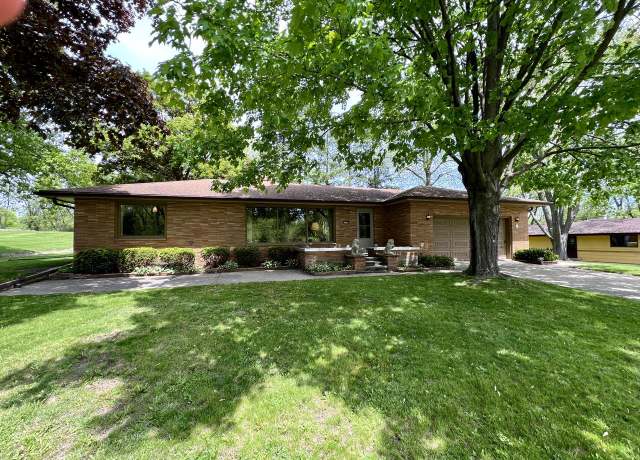 Property at 12740 W Lagoon Rd, New Berlin, WI 53151, 3 beds, 1 bath
