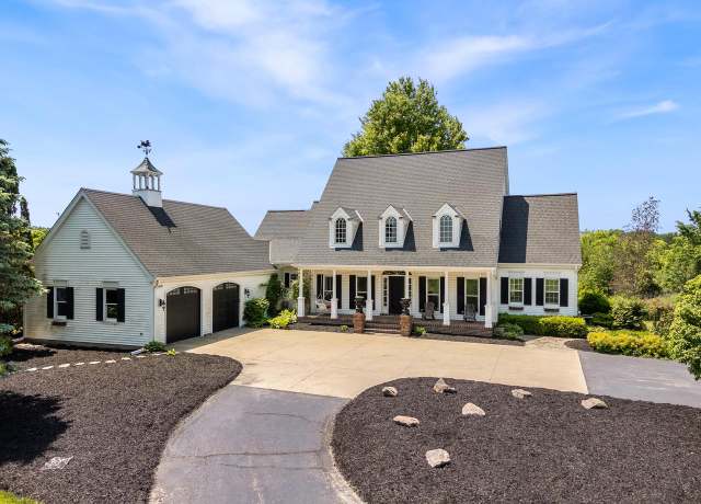 Property at 4047 Scenic Rd, Jackson, WI 53037, 4 beds, 3 baths