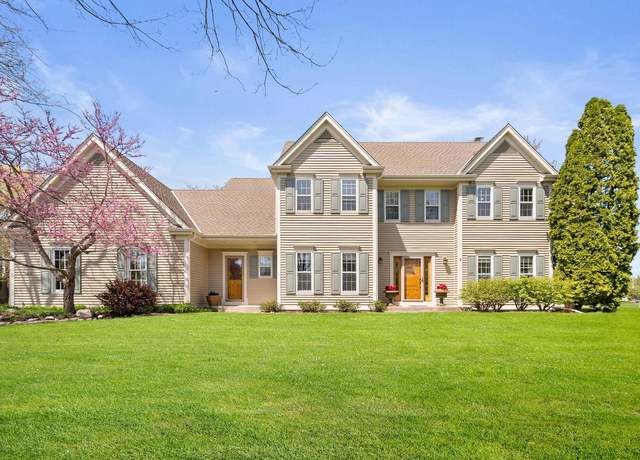 Property at 8420 W Daventry Rd, Mequon, WI 53097, 4 beds, 3.5 baths