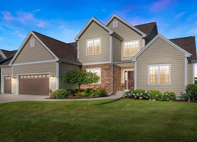 Property at 10870 N Spartan Cir, Mequon, WI 53097, 5 beds, 4.5 baths