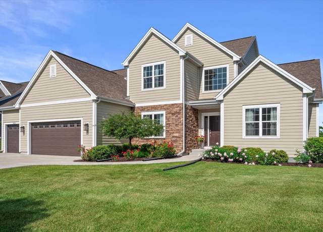 Property at 10870 N Spartan Cir, Mequon, WI 53097, 5 beds, 4.5 baths