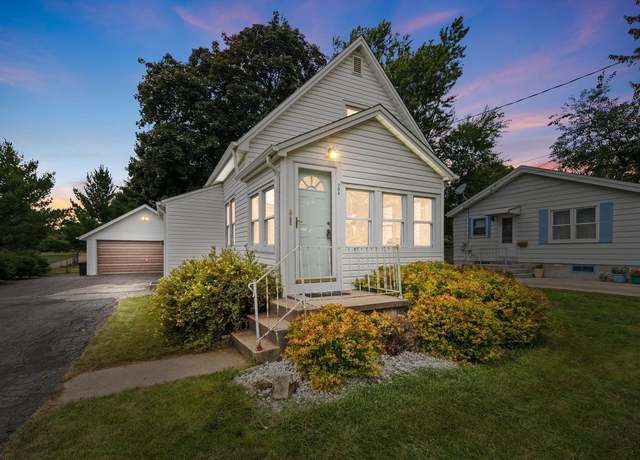 Property at 704 Western Ave, Waukesha, WI 53188, 3 beds, 1.5 baths