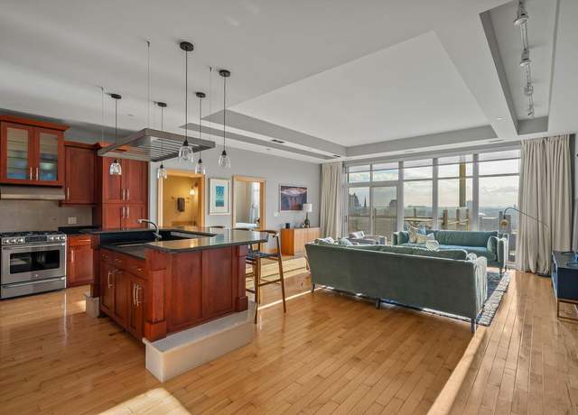 Property at 1313 N Franklin Pl #1202, Milwaukee, WI 53202, 1 bed, 1.5 baths