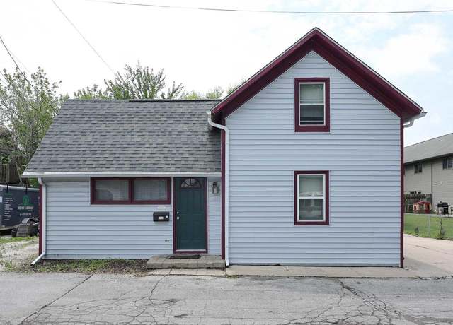 Property at 206 Roberts St, Waukesha, WI 53188, 2 beds, 1 bath
