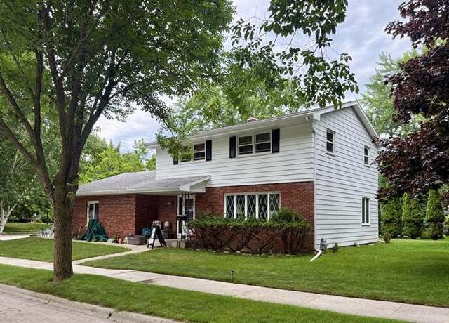 Property at 3107 Cherokee Dr, Sheboygan, WI 53083, 4 beds, 1.5 baths
