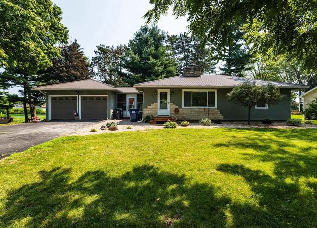 Property at 561 Court Rd, Onalaska, WI 54650, 3 beds, 2 baths