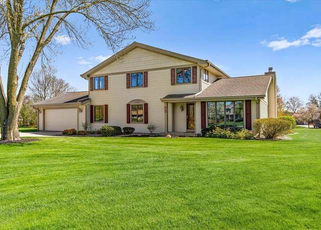 Property at 3875 Westwood Ct, Brookfield, WI 53005, 4 beds, 3 baths