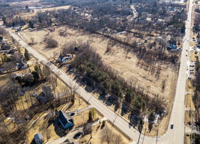 Property at 5245 S Martin Rd, New Berlin, WI 53146, 3 beds, 1 bath