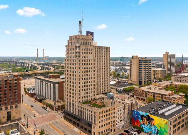 Property at 606 W Wisconsin Ave #301, Milwaukee, WI 53203, 1 bed, 1 bath