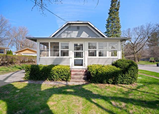 Property at 2011 Highland Ave, Waukesha, WI 53186, 2 beds, 1 bath
