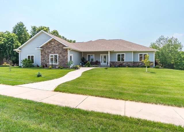 Property at 606 Deerwood St, Holmen, WI 54636, 4 beds, 3.5 baths