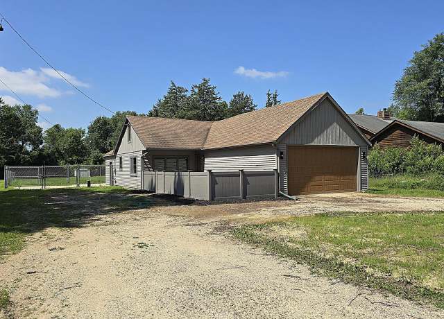 Property at W378S5059 W Pretty Lake Rd, Dousman, WI 53118, 2 beds, 1 bath