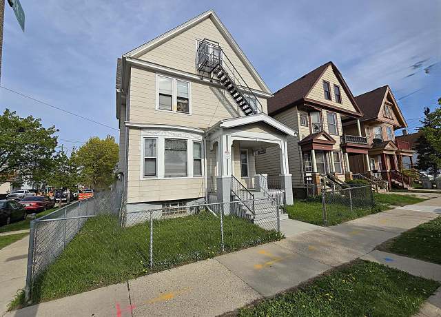 Property at 1302 S 11th St, Milwaukee, WI 53204