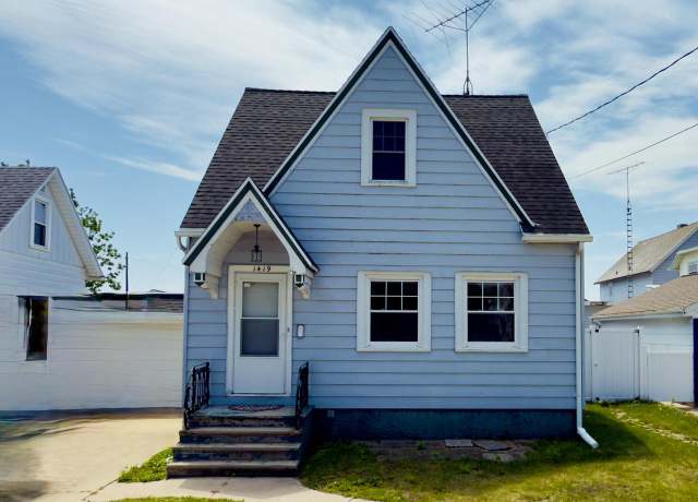 Property at 1419 23rd St, Two Rivers, WI 54241, 3 beds, 1.5 baths