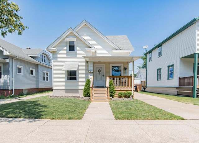 Property at 2908 Arlington Ave, Racine, WI 53403, 3 beds, 1.5 baths